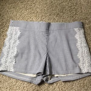 Awesome shorts with lace